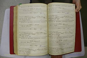 Emanuel Co, GA, Marriages Book D, 1904 - 1915, P 584-585.JPG